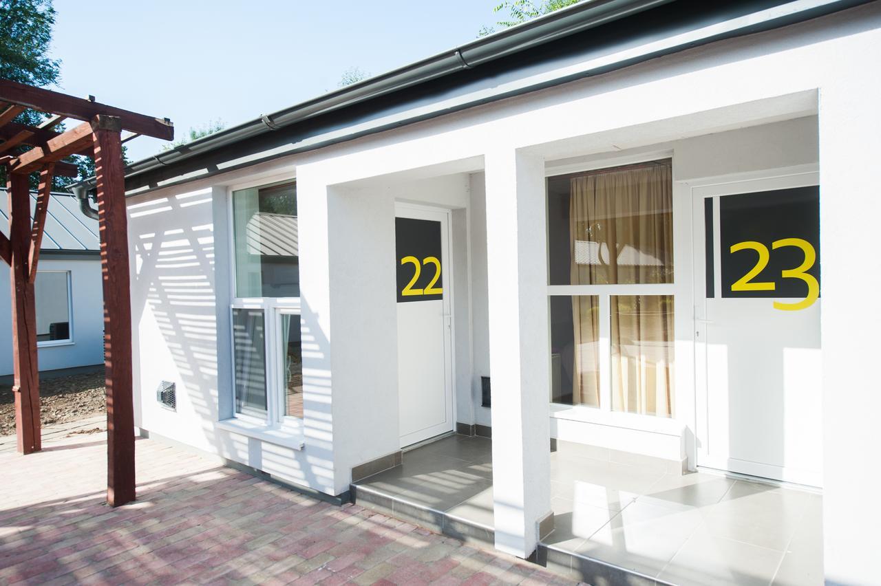 Tiszaliget Apartman Es Szallo Szolnok Exterior photo